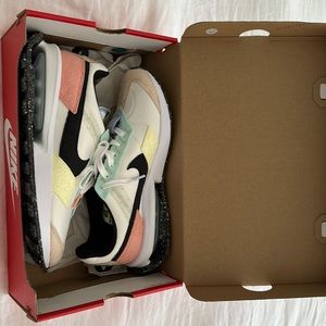 ++Nike Air Max Pre-Day, Brand New, Size 8.5US++